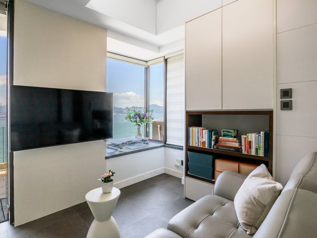 https://img.propertyraptor.com/cdn-cgi/imagedelivery/KD5bF_AFL0JDTbKLWF7z9g/ap8/ap8_001/hornet/prp/img/134ef2c32ca893a7b334e371d9dd46e1.jpg/public