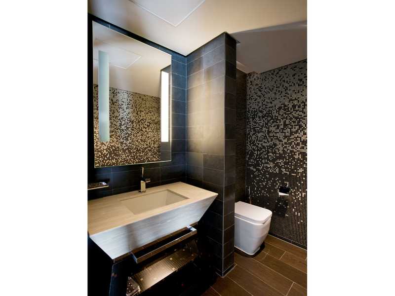 https://img.propertyraptor.com/cdn-cgi/imagedelivery/KD5bF_AFL0JDTbKLWF7z9g/ap8/ap8_001/hornet/prp/img/135a5f024976f00aaf89d953850605a0.jpg/public