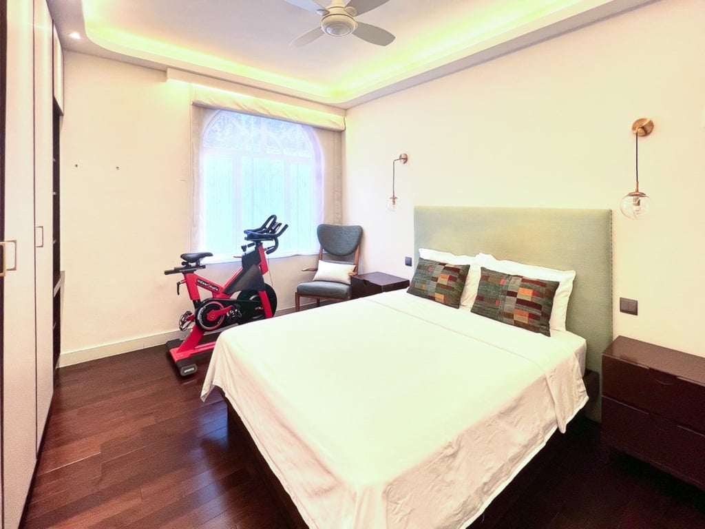 https://img.propertyraptor.com/cdn-cgi/imagedelivery/KD5bF_AFL0JDTbKLWF7z9g/ap8/ap8_001/hornet/prp/img/13759d606e99d048aeb11e2a343ddd3f.jpg/public