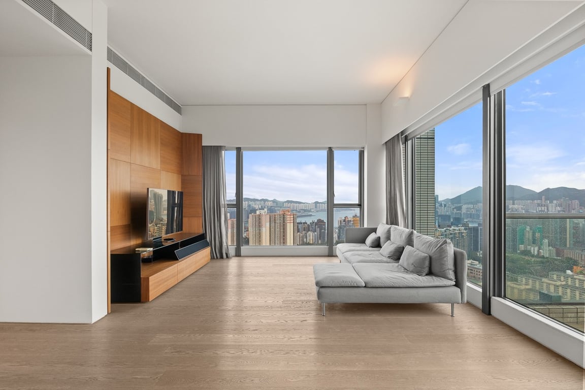 https://img.propertyraptor.com/cdn-cgi/imagedelivery/KD5bF_AFL0JDTbKLWF7z9g/ap8/ap8_001/hornet/prp/img/13772d3d5ce0241dc12f646bcb6bd7ef-wtm.jpg/public