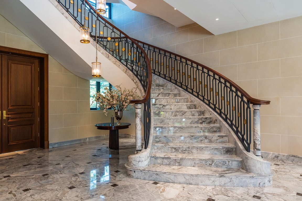 https://img.propertyraptor.com/cdn-cgi/imagedelivery/KD5bF_AFL0JDTbKLWF7z9g/ap8/ap8_001/hornet/prp/img/13911da46c34b23aecaa9ea5aebbee06-wtm.jpg/public