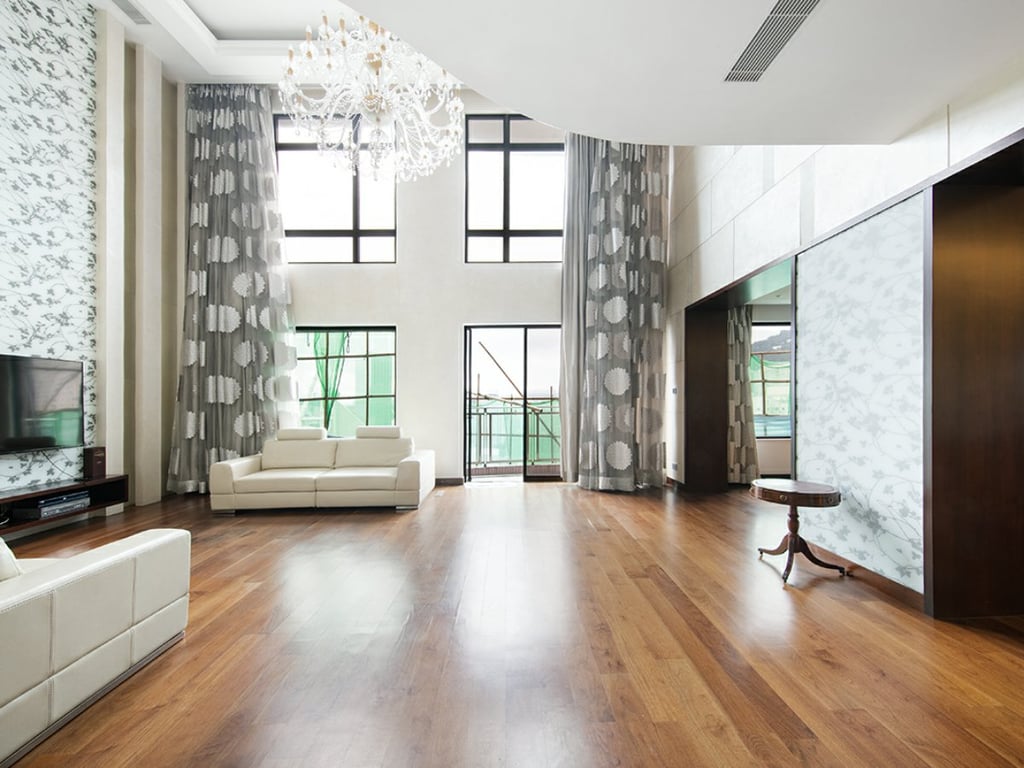 https://img.propertyraptor.com/cdn-cgi/imagedelivery/KD5bF_AFL0JDTbKLWF7z9g/ap8/ap8_001/hornet/prp/img/13fa6fcb7db7030f904edcff4e28b5e4.jpg/public