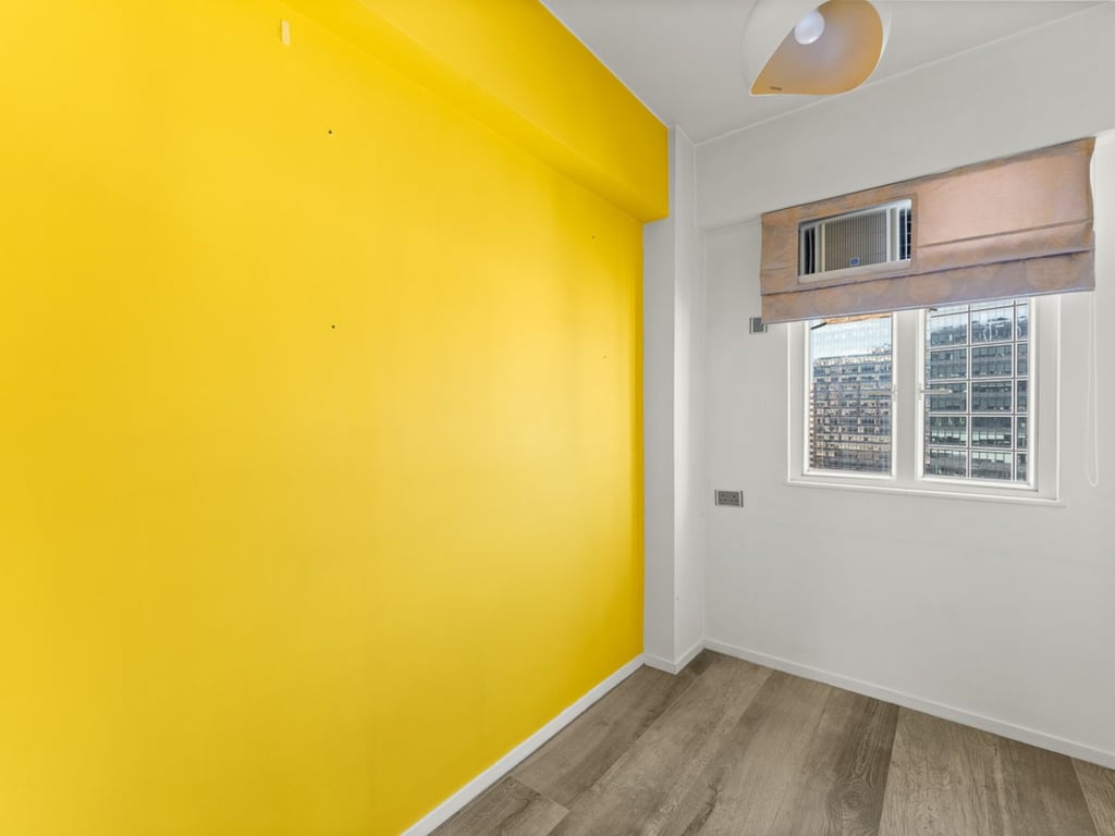 https://img.propertyraptor.com/cdn-cgi/imagedelivery/KD5bF_AFL0JDTbKLWF7z9g/ap8/ap8_001/hornet/prp/img/14008bd2c15930066d644beba660dbc2.jpg/public