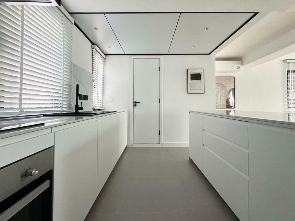 https://img.propertyraptor.com/cdn-cgi/imagedelivery/KD5bF_AFL0JDTbKLWF7z9g/ap8/ap8_001/hornet/prp/img/1468058c18f2746808ae9ecc15ede7e7-wtm.jpg/public