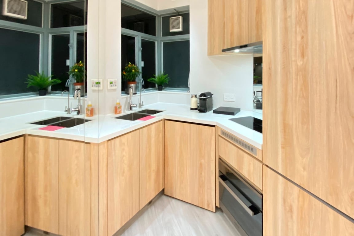 https://img.propertyraptor.com/cdn-cgi/imagedelivery/KD5bF_AFL0JDTbKLWF7z9g/ap8/ap8_001/hornet/prp/img/148047cb062a577b7cc184b407288e96-wtm.jpg/public