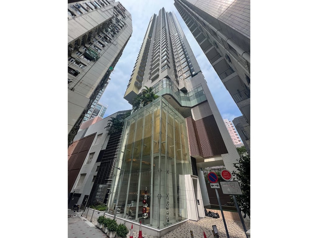 https://img.propertyraptor.com/cdn-cgi/imagedelivery/KD5bF_AFL0JDTbKLWF7z9g/ap8/ap8_001/hornet/prp/img/14a50aa562eecfc1a25461d915270ac4-wtm.jpg/public