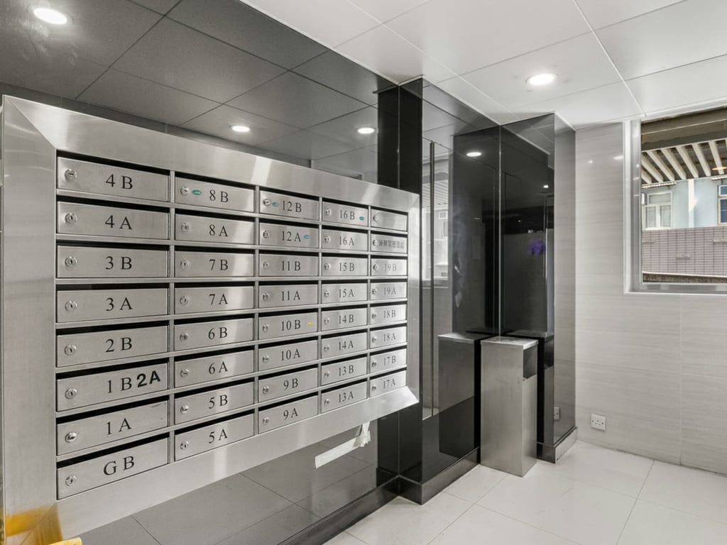 https://img.propertyraptor.com/cdn-cgi/imagedelivery/KD5bF_AFL0JDTbKLWF7z9g/ap8/ap8_001/hornet/prp/img/14bda39f92338201d5f34d6eb3e292b4-wtm.jpg/public