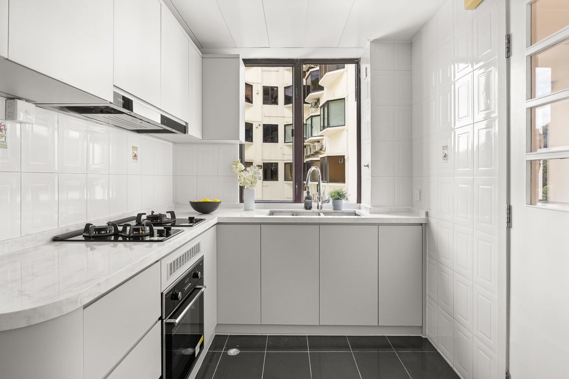 https://img.propertyraptor.com/cdn-cgi/imagedelivery/KD5bF_AFL0JDTbKLWF7z9g/ap8/ap8_001/hornet/prp/img/14cc50e2005909cf6d3e351a74db35e6-wtm.jpg/public