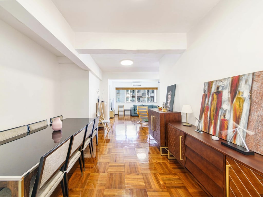 https://img.propertyraptor.com/cdn-cgi/imagedelivery/KD5bF_AFL0JDTbKLWF7z9g/ap8/ap8_001/hornet/prp/img/151384a26d995471e602662e419ef784.jpg/public
