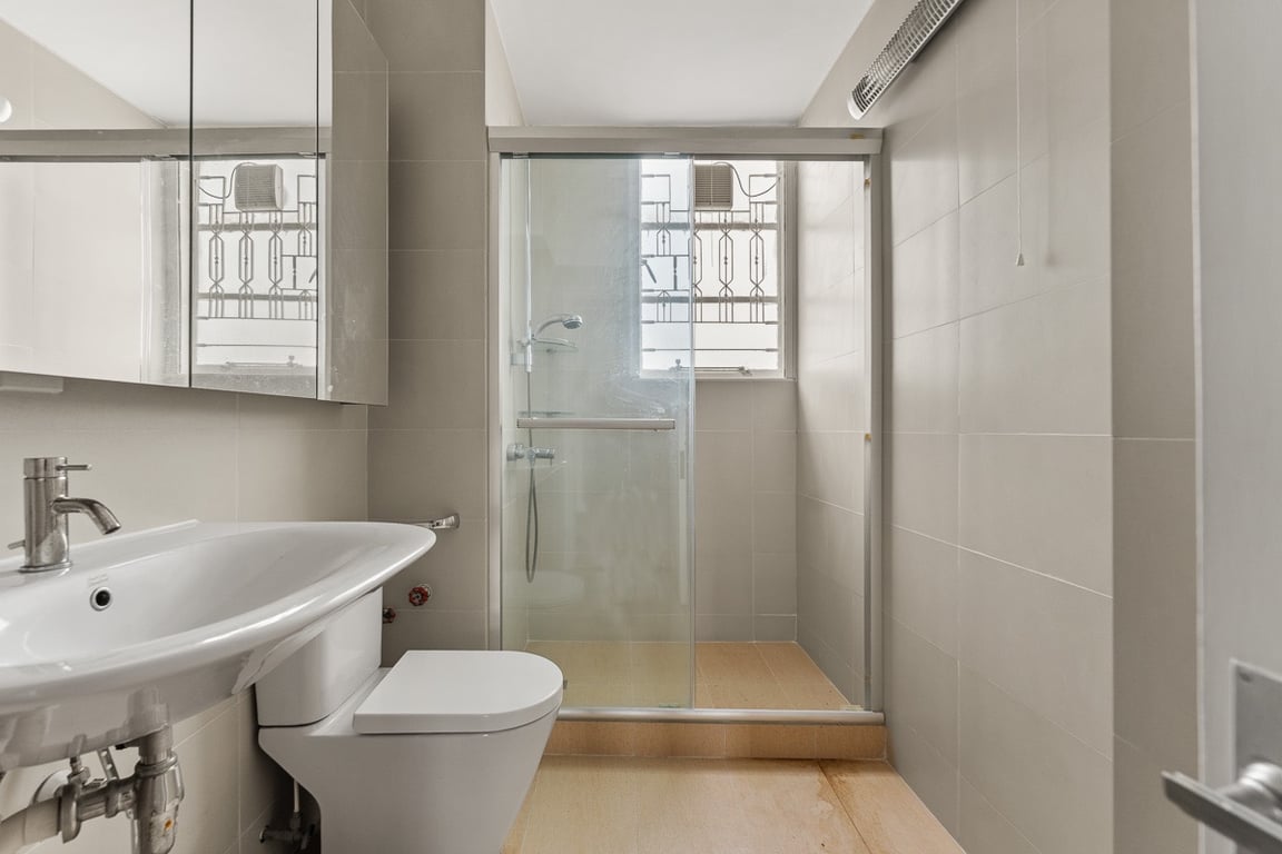 https://img.propertyraptor.com/cdn-cgi/imagedelivery/KD5bF_AFL0JDTbKLWF7z9g/ap8/ap8_001/hornet/prp/img/15190ec7a6aaf82a0dda44c623793622-wtm.jpg/public