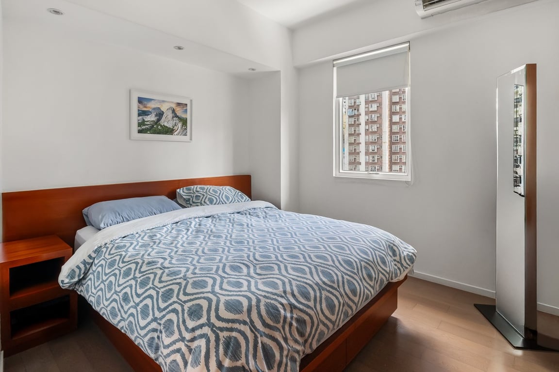 https://img.propertyraptor.com/cdn-cgi/imagedelivery/KD5bF_AFL0JDTbKLWF7z9g/ap8/ap8_001/hornet/prp/img/152b5ef0d58026af4a65aeb7569961f7-wtm.jpg/public