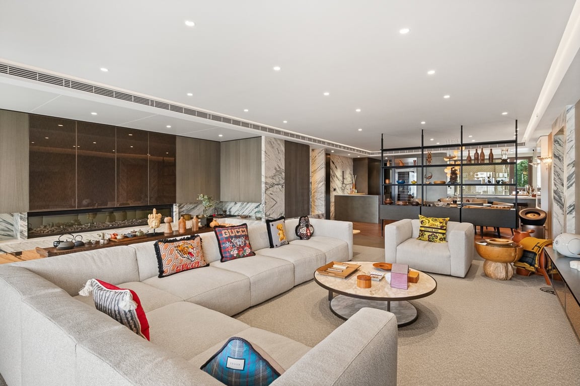 https://img.propertyraptor.com/cdn-cgi/imagedelivery/KD5bF_AFL0JDTbKLWF7z9g/ap8/ap8_001/hornet/prp/img/157e6e785d7197ae995cecd27b4b5c18-wtm.jpg/public