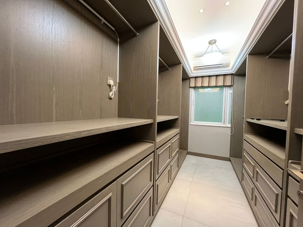https://img.propertyraptor.com/cdn-cgi/imagedelivery/KD5bF_AFL0JDTbKLWF7z9g/ap8/ap8_001/hornet/prp/img/15adc6e03a0ea2ddb3916221423a69bc-wtm.jpg/public