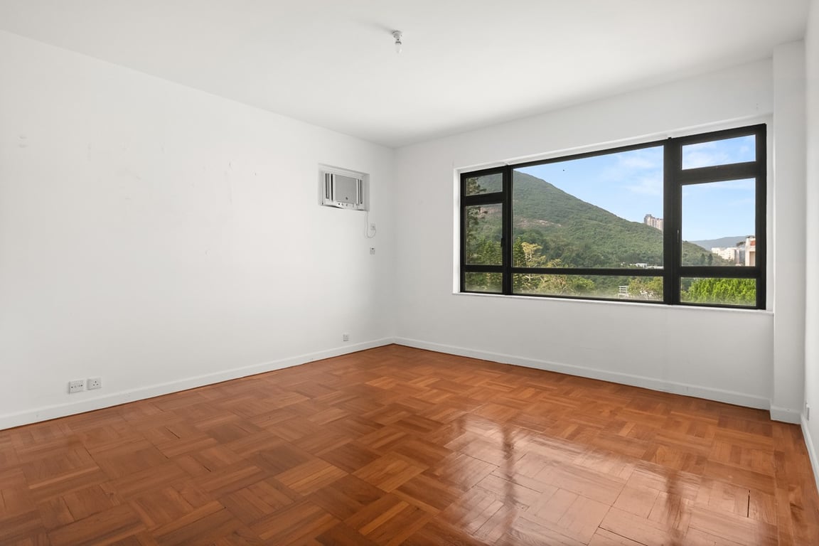 https://img.propertyraptor.com/cdn-cgi/imagedelivery/KD5bF_AFL0JDTbKLWF7z9g/ap8/ap8_001/hornet/prp/img/15c0201365be645ec8373e33c89a7d01-wtm.jpg/public