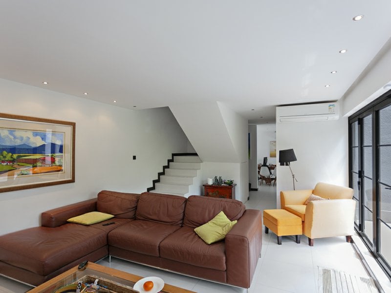 https://img.propertyraptor.com/cdn-cgi/imagedelivery/KD5bF_AFL0JDTbKLWF7z9g/ap8/ap8_001/hornet/prp/img/162db208774ce70fe34fec44a256573f.jpg/public