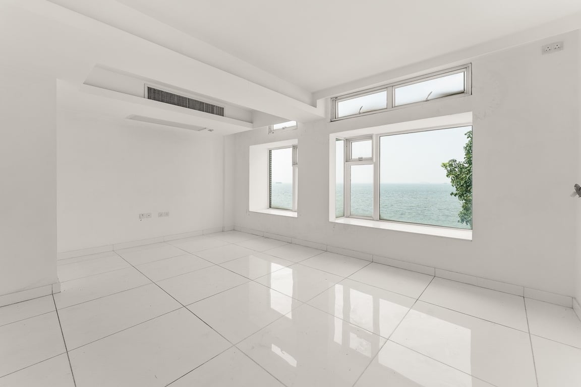 https://img.propertyraptor.com/cdn-cgi/imagedelivery/KD5bF_AFL0JDTbKLWF7z9g/ap8/ap8_001/hornet/prp/img/16530db6eb96673bd03836dfda7e790f-wtm.jpg/public
