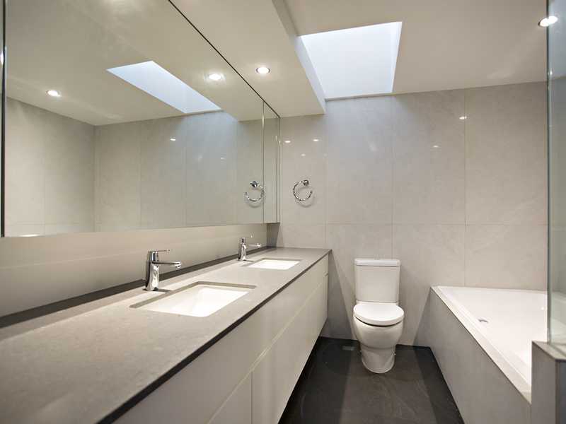 https://img.propertyraptor.com/cdn-cgi/imagedelivery/KD5bF_AFL0JDTbKLWF7z9g/ap8/ap8_001/hornet/prp/img/165ff76ccaea99e9095c06c29e8c6b6e.jpg/public