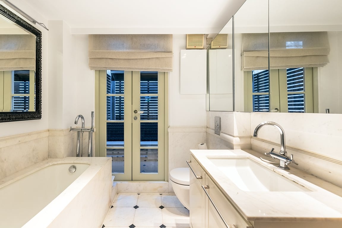 https://img.propertyraptor.com/cdn-cgi/imagedelivery/KD5bF_AFL0JDTbKLWF7z9g/ap8/ap8_001/hornet/prp/img/1660cecbc3ad14bd912a4591809d648e-wtm.jpg/public