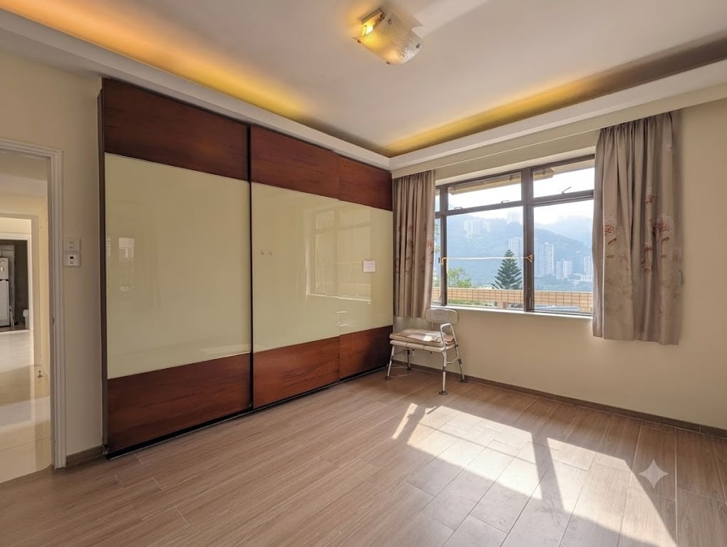https://img.propertyraptor.com/cdn-cgi/imagedelivery/KD5bF_AFL0JDTbKLWF7z9g/ap8/ap8_001/hornet/prp/img/1673a90bc0c16884c612fc9e85c9d96e-wtm.jpg/public