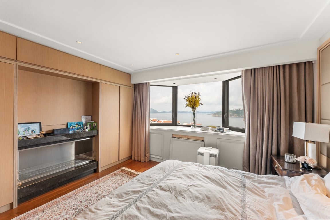 https://img.propertyraptor.com/cdn-cgi/imagedelivery/KD5bF_AFL0JDTbKLWF7z9g/ap8/ap8_001/hornet/prp/img/169ea7ffcf991dbd0718e2d9821147ae-wtm.jpg/public