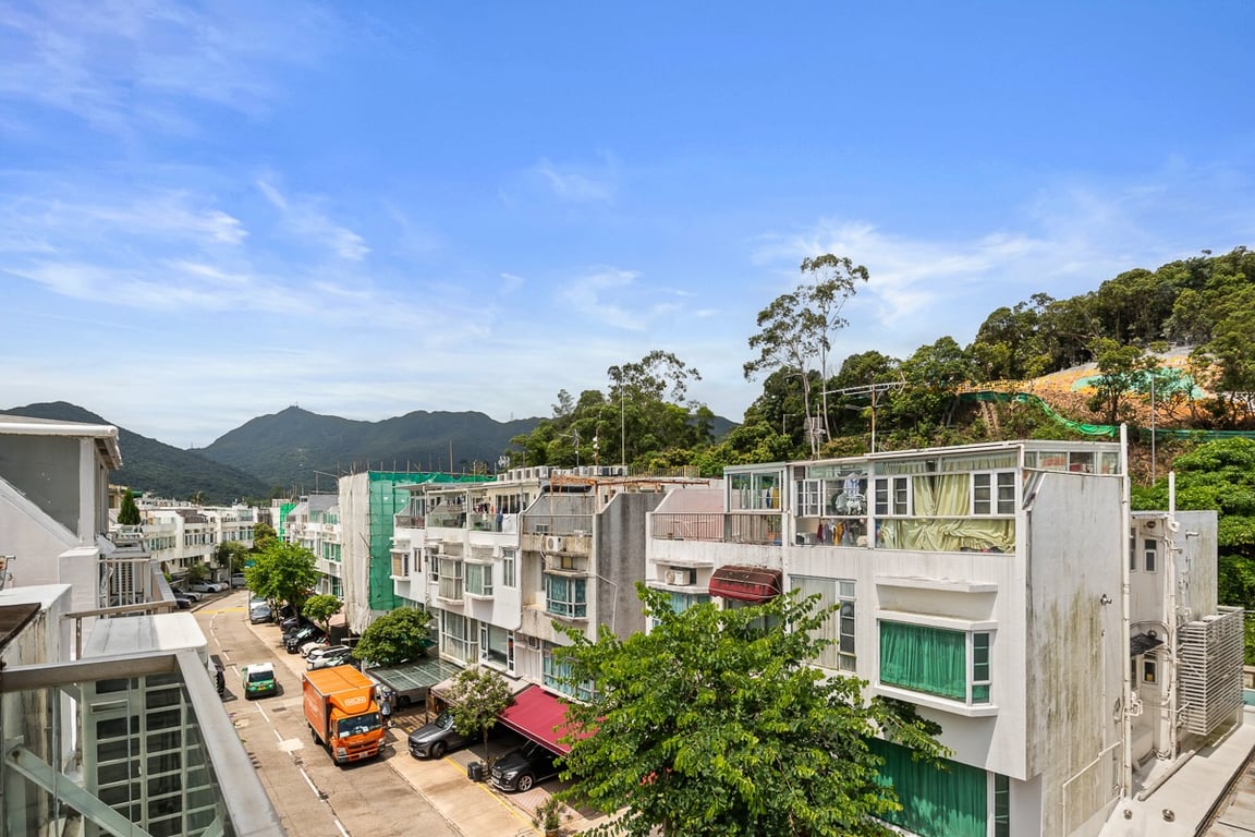https://img.propertyraptor.com/cdn-cgi/imagedelivery/KD5bF_AFL0JDTbKLWF7z9g/ap8/ap8_001/hornet/prp/img/16cfff6461cdd97e298cd5b4b4b5a834-wtm.jpg/public