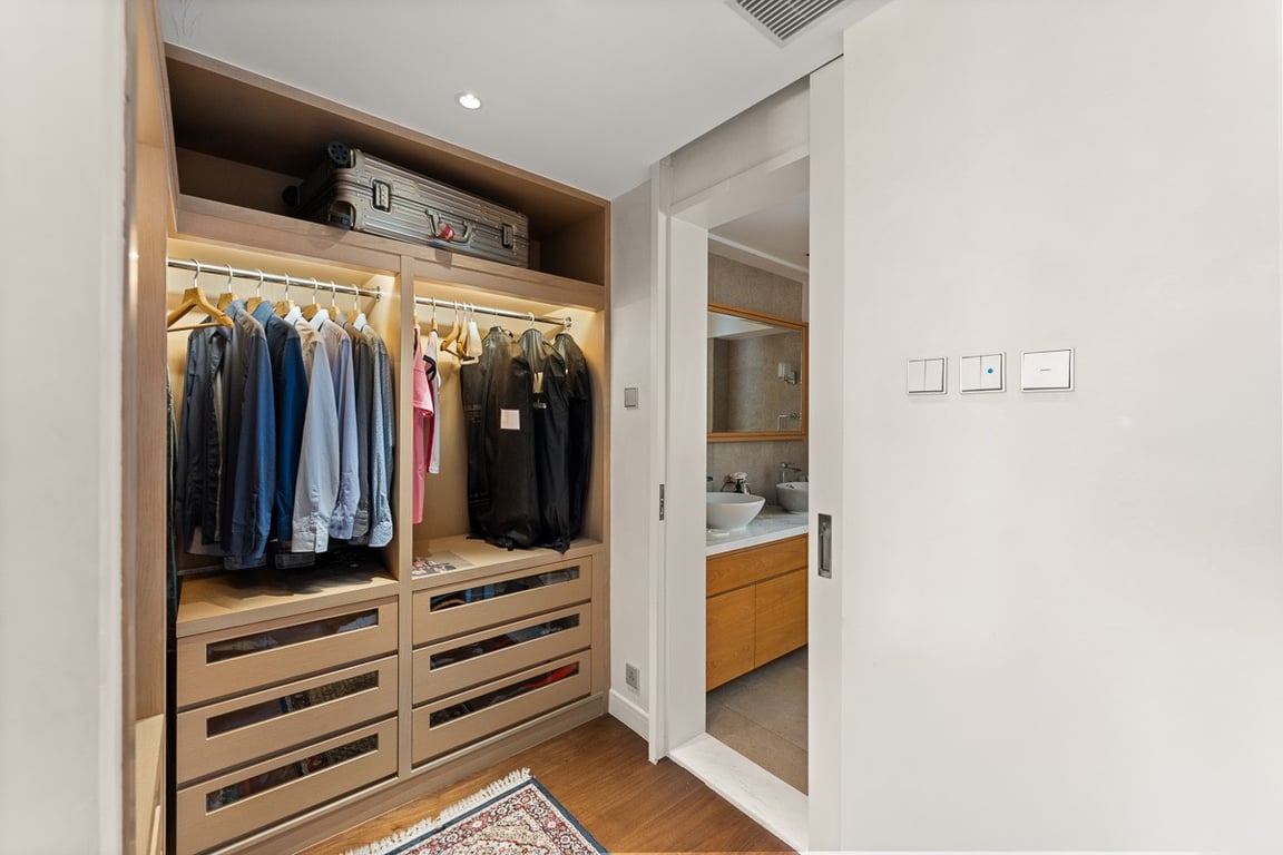 https://img.propertyraptor.com/cdn-cgi/imagedelivery/KD5bF_AFL0JDTbKLWF7z9g/ap8/ap8_001/hornet/prp/img/16ecddd727ae2e7139454e1a1c025184-wtm.jpg/public