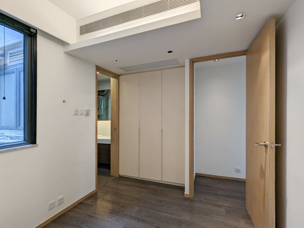 https://img.propertyraptor.com/cdn-cgi/imagedelivery/KD5bF_AFL0JDTbKLWF7z9g/ap8/ap8_001/hornet/prp/img/172e5a5cc815354b8c2fbf27ed859d98-wtm.jpg/public