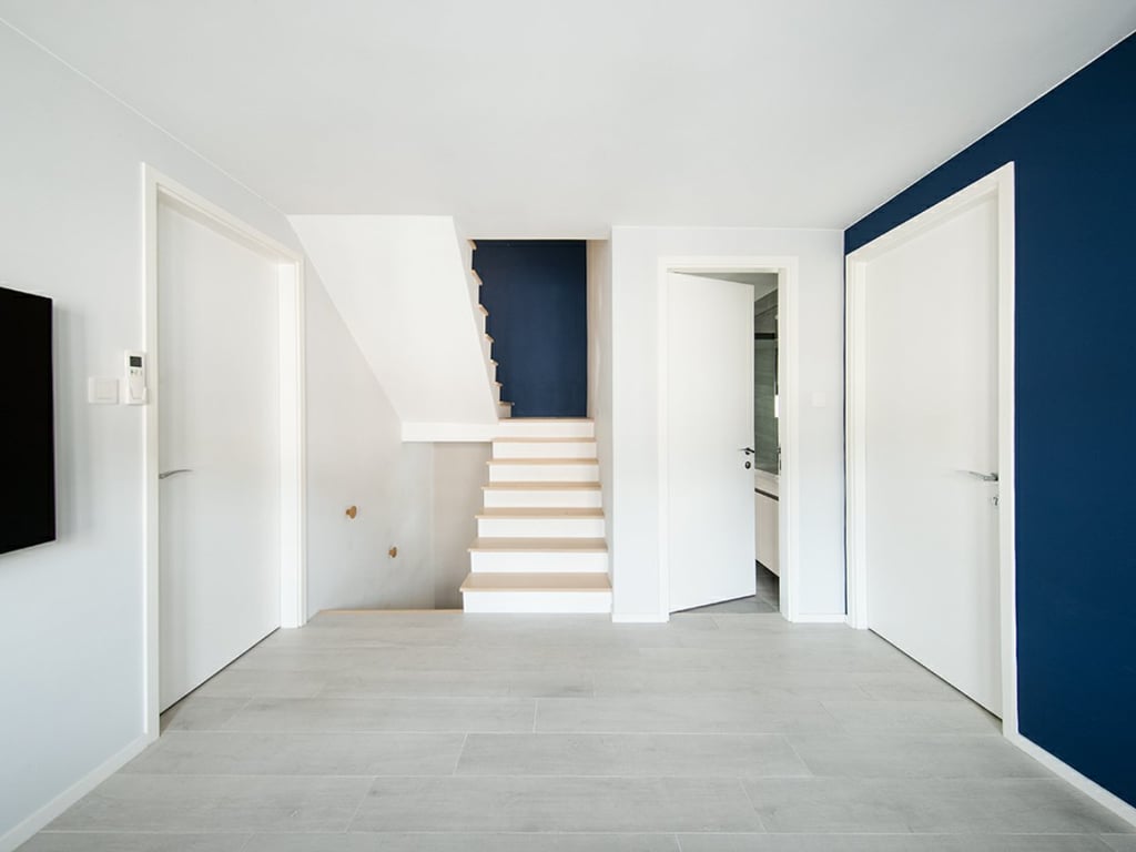https://img.propertyraptor.com/cdn-cgi/imagedelivery/KD5bF_AFL0JDTbKLWF7z9g/ap8/ap8_001/hornet/prp/img/172fd7b0967d984497c83f501b492391.jpg/public