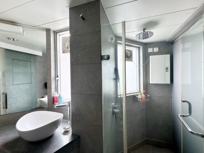 https://img.propertyraptor.com/cdn-cgi/imagedelivery/KD5bF_AFL0JDTbKLWF7z9g/ap8/ap8_001/hornet/prp/img/1746ea3a3f871c374ba29227e8e2b2d6-wtm.jpg/public