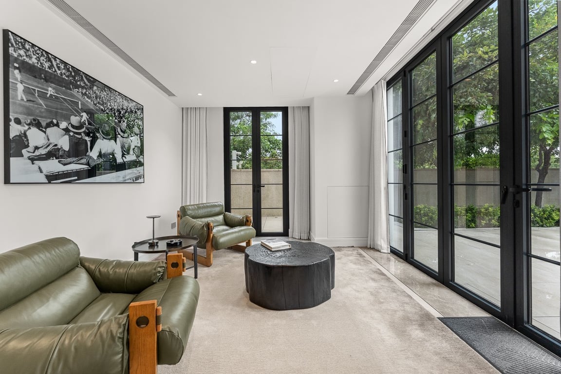 https://img.propertyraptor.com/cdn-cgi/imagedelivery/KD5bF_AFL0JDTbKLWF7z9g/ap8/ap8_001/hornet/prp/img/17b2fcac05adddd5ad74baaf27160bc3-wtm.jpg/public