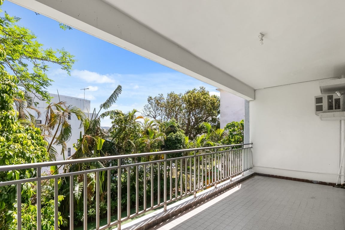 https://img.propertyraptor.com/cdn-cgi/imagedelivery/KD5bF_AFL0JDTbKLWF7z9g/ap8/ap8_001/hornet/prp/img/17c4c096eeb8a53ca07ff078e7e19823-wtm.jpg/public
