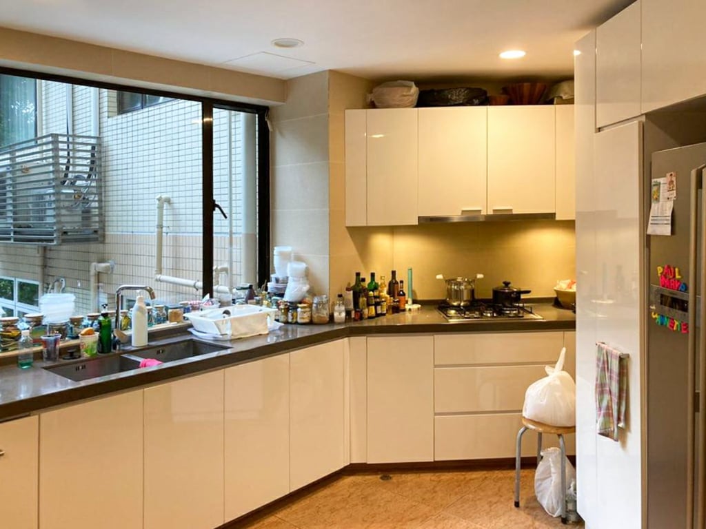 https://img.propertyraptor.com/cdn-cgi/imagedelivery/KD5bF_AFL0JDTbKLWF7z9g/ap8/ap8_001/hornet/prp/img/17dd7a472b5331ce52dd359514e28464.jpg/public