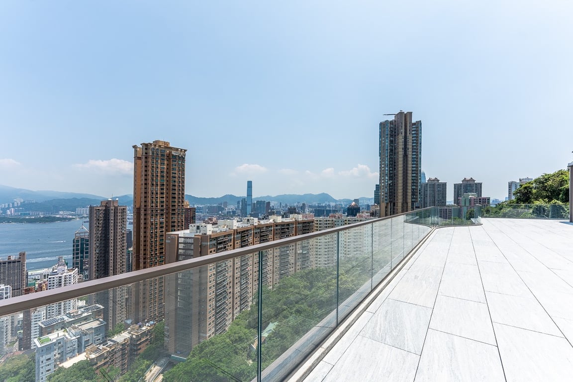 https://img.propertyraptor.com/cdn-cgi/imagedelivery/KD5bF_AFL0JDTbKLWF7z9g/ap8/ap8_001/hornet/prp/img/1821fbd3bb008af809678b03258ff798-wtm.jpg/public