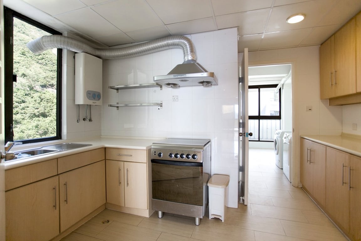 https://img.propertyraptor.com/cdn-cgi/imagedelivery/KD5bF_AFL0JDTbKLWF7z9g/ap8/ap8_001/hornet/prp/img/1834a64bdde2b6dc2370d6b37efa47c7-wtm.jpg/public