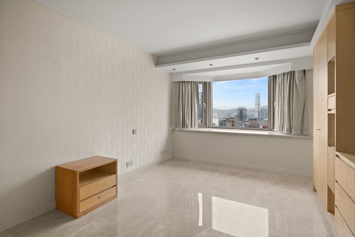 https://img.propertyraptor.com/cdn-cgi/imagedelivery/KD5bF_AFL0JDTbKLWF7z9g/ap8/ap8_001/hornet/prp/img/1843ffd4532321592b3ec37d3fa931dd-wtm.jpg/public