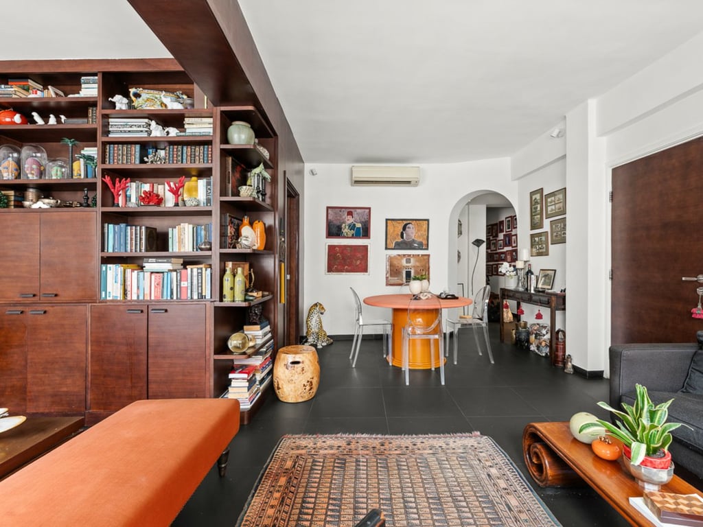 https://img.propertyraptor.com/cdn-cgi/imagedelivery/KD5bF_AFL0JDTbKLWF7z9g/ap8/ap8_001/hornet/prp/img/184dd244ec06aac3a0a04a1a76ed785b-wtm.jpg/public