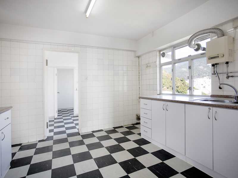https://img.propertyraptor.com/cdn-cgi/imagedelivery/KD5bF_AFL0JDTbKLWF7z9g/ap8/ap8_001/hornet/prp/img/1850d9df377eeda65906a273fd780933.jpg/public