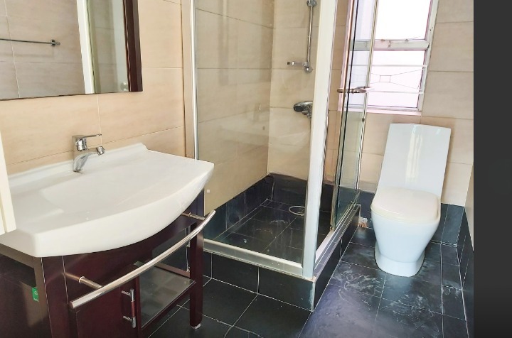 https://img.propertyraptor.com/cdn-cgi/imagedelivery/KD5bF_AFL0JDTbKLWF7z9g/ap8/ap8_001/hornet/prp/img/186fed709deb7cd57583e960d8fef913-wtm.jpg/public