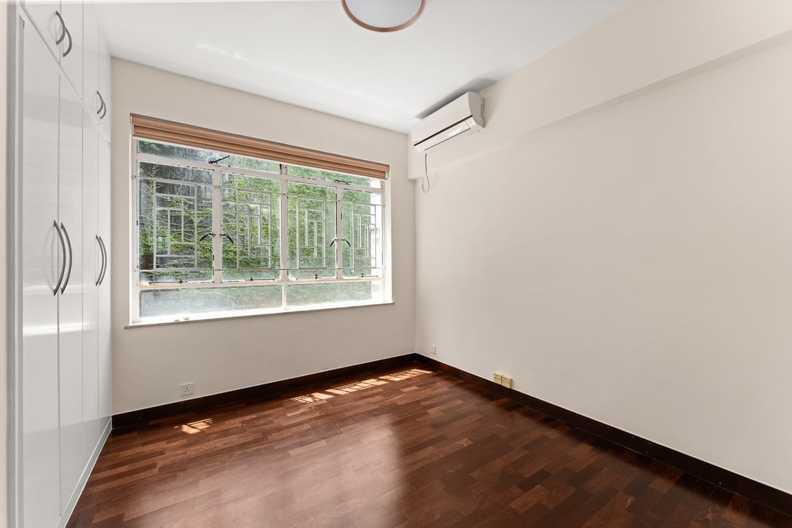https://img.propertyraptor.com/cdn-cgi/imagedelivery/KD5bF_AFL0JDTbKLWF7z9g/ap8/ap8_001/hornet/prp/img/18b95e18b3d90a4ee534ab026168e2ab-wtm.jpg/public