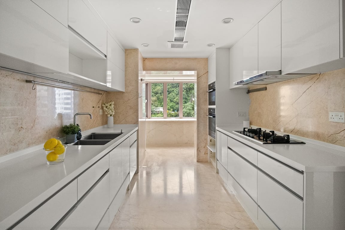 https://img.propertyraptor.com/cdn-cgi/imagedelivery/KD5bF_AFL0JDTbKLWF7z9g/ap8/ap8_001/hornet/prp/img/18dbe287f2bbdbb82104b8a00bdce092-wtm.jpg/public