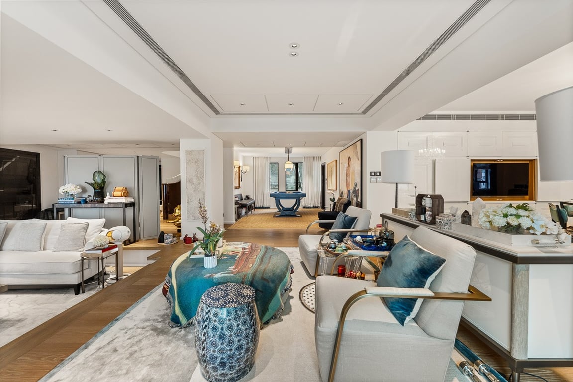 https://img.propertyraptor.com/cdn-cgi/imagedelivery/KD5bF_AFL0JDTbKLWF7z9g/ap8/ap8_001/hornet/prp/img/18de6a135875dca27126905d39e70c03-wtm.jpg/public