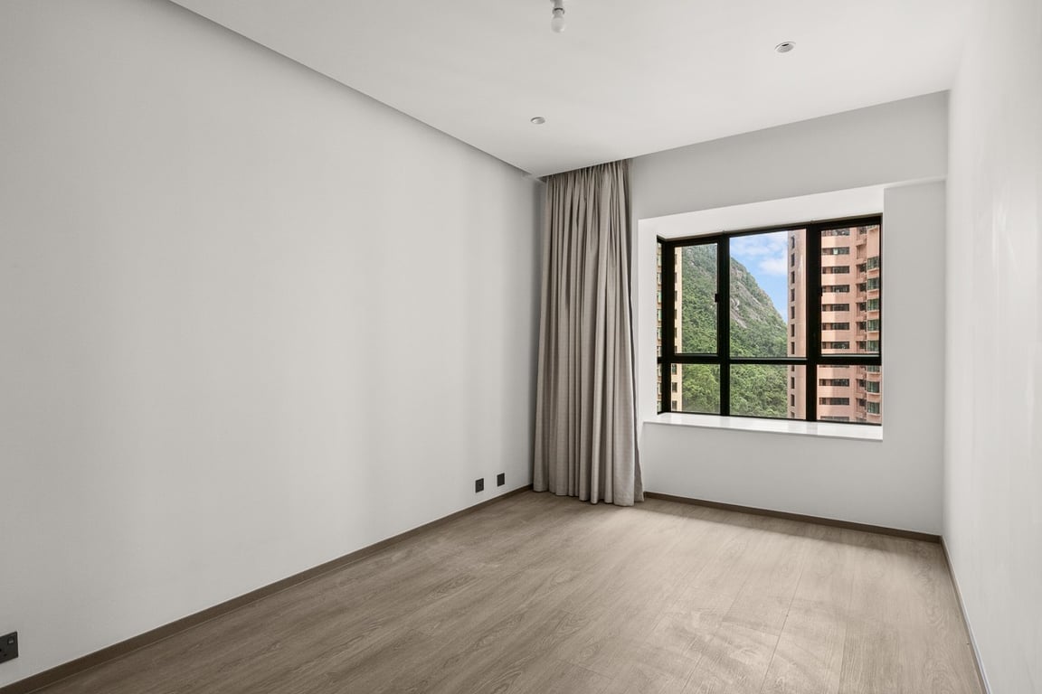 https://img.propertyraptor.com/cdn-cgi/imagedelivery/KD5bF_AFL0JDTbKLWF7z9g/ap8/ap8_001/hornet/prp/img/19238120bf48d7deffcde166edab349b-wtm.jpg/public