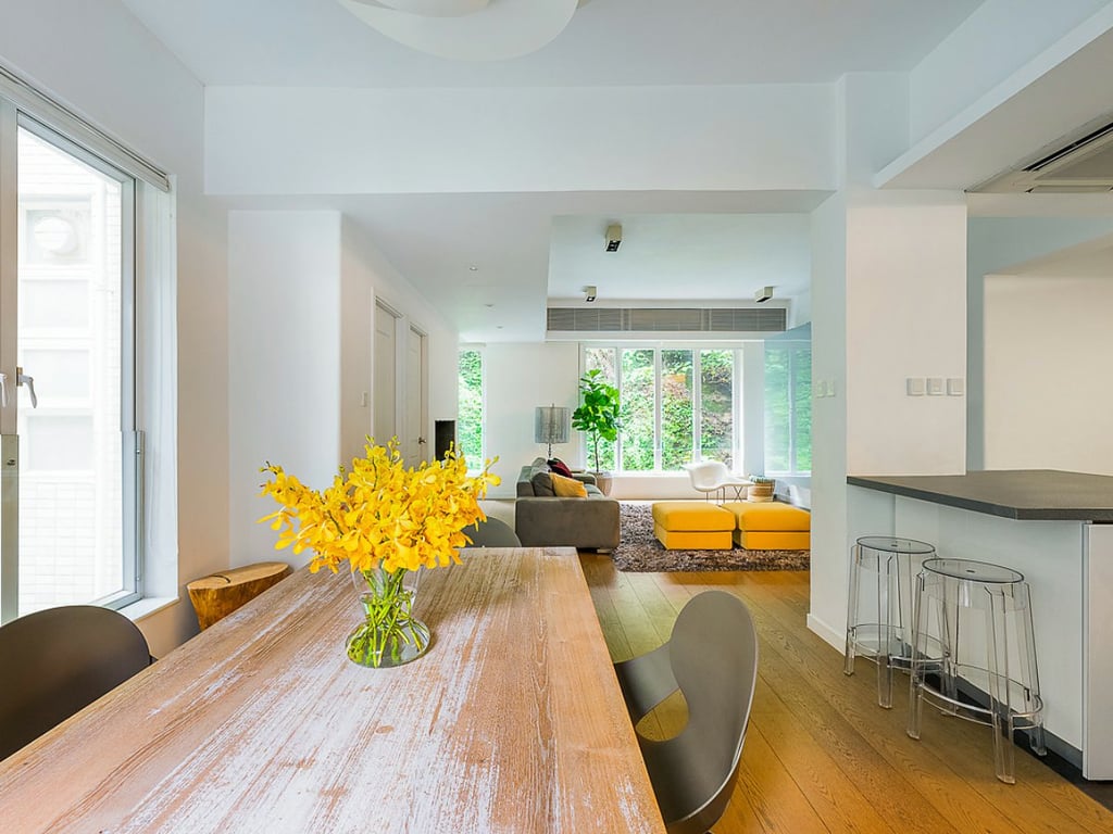 https://img.propertyraptor.com/cdn-cgi/imagedelivery/KD5bF_AFL0JDTbKLWF7z9g/ap8/ap8_001/hornet/prp/img/1929ee5894c1d74fb6116450ef64dd4e.jpg/public