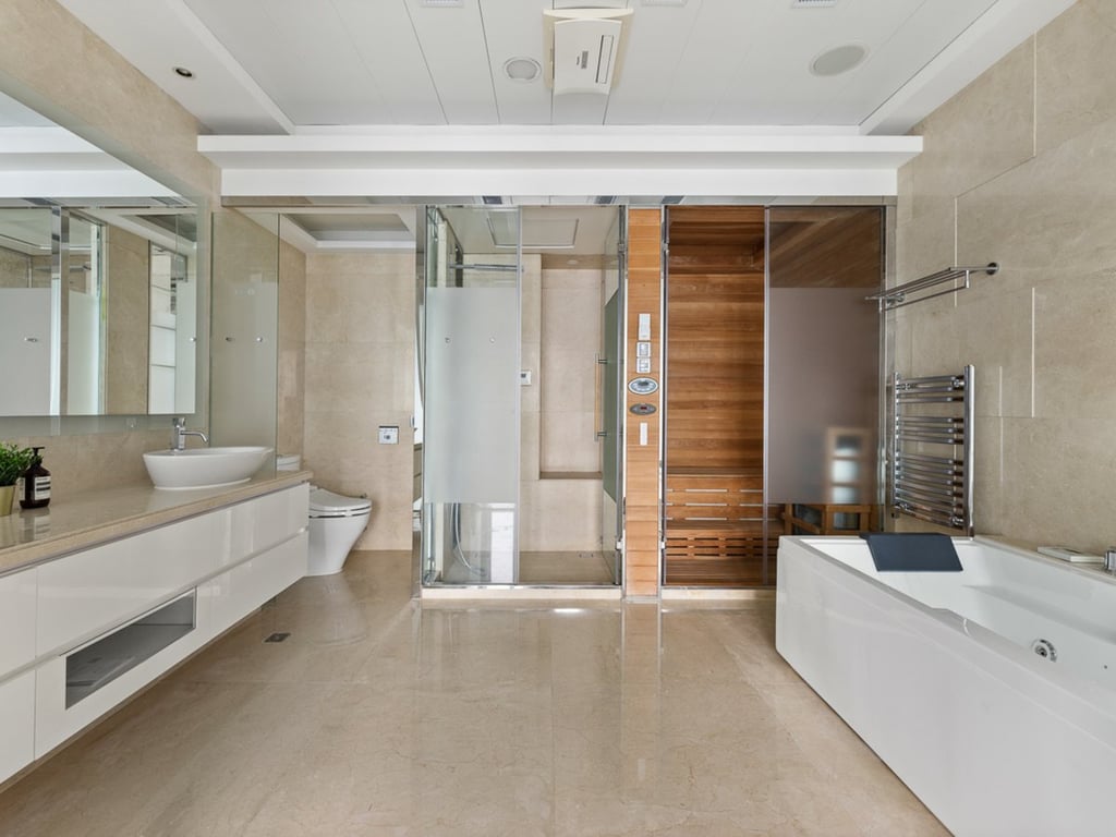 https://img.propertyraptor.com/cdn-cgi/imagedelivery/KD5bF_AFL0JDTbKLWF7z9g/ap8/ap8_001/hornet/prp/img/19b5b5e5bb521ae50a92a841762e32c9.jpg/public