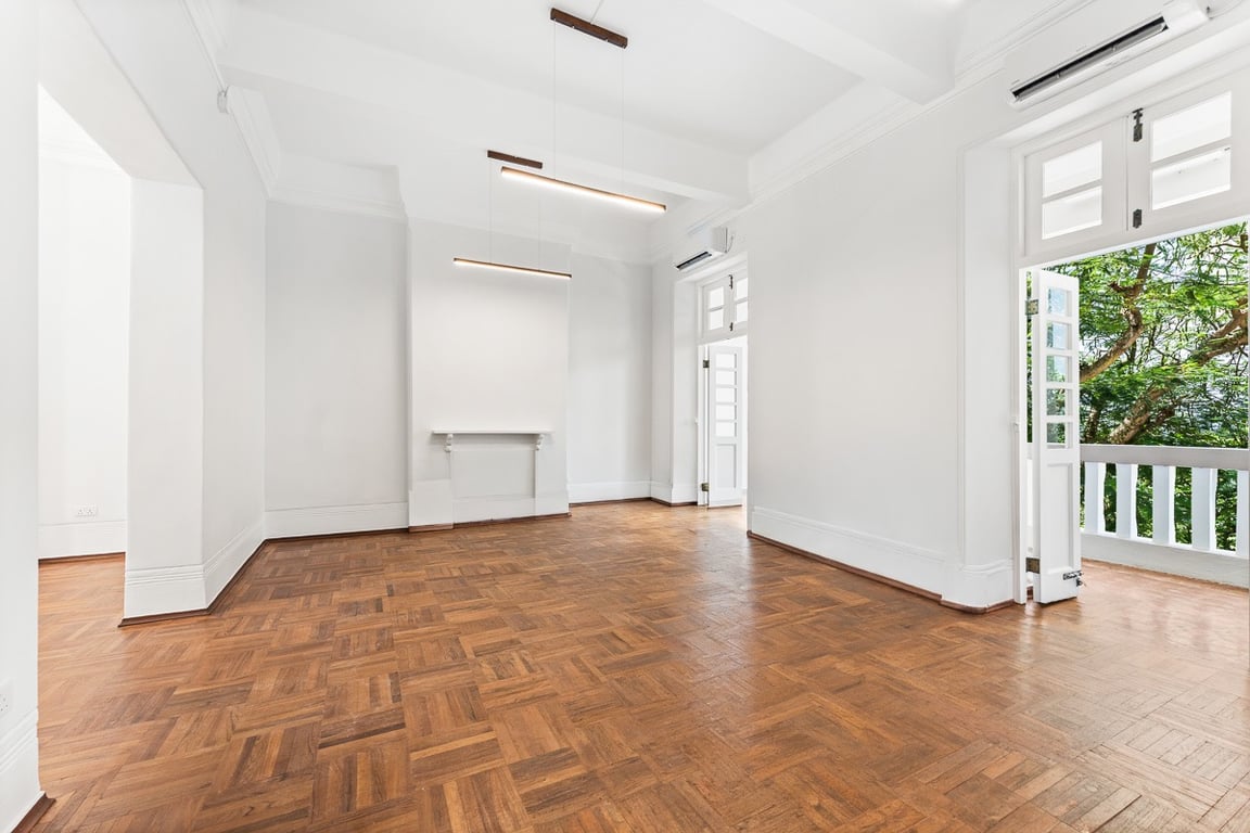 https://img.propertyraptor.com/cdn-cgi/imagedelivery/KD5bF_AFL0JDTbKLWF7z9g/ap8/ap8_001/hornet/prp/img/19b6557f3629f41722ca85b58fdd7fc5-wtm.jpg/public