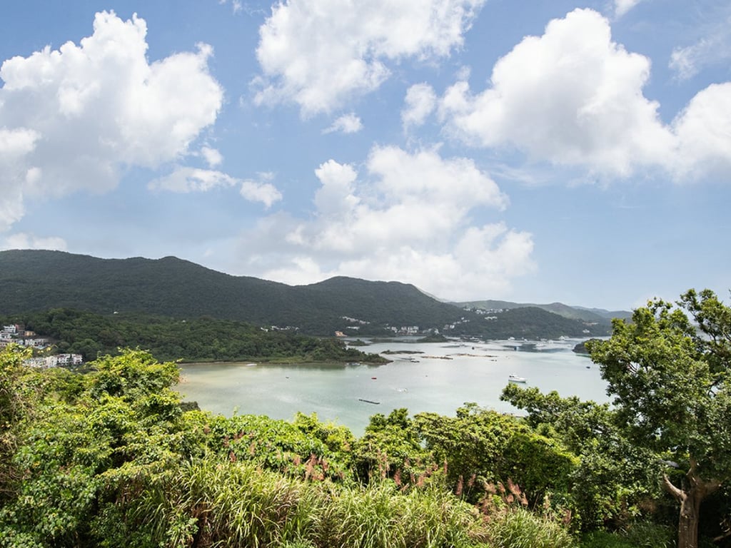 https://img.propertyraptor.com/cdn-cgi/imagedelivery/KD5bF_AFL0JDTbKLWF7z9g/ap8/ap8_001/hornet/prp/img/19d9d4826d80329ef9c813b38dd5864b.jpg/public