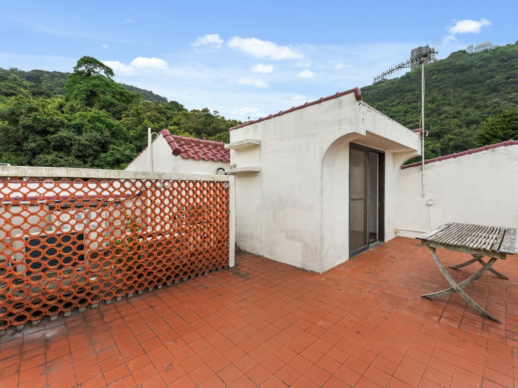 https://img.propertyraptor.com/cdn-cgi/imagedelivery/KD5bF_AFL0JDTbKLWF7z9g/ap8/ap8_001/hornet/prp/img/1a0354493d717c59aaf26b2e0d4cd4bf.jpg/public