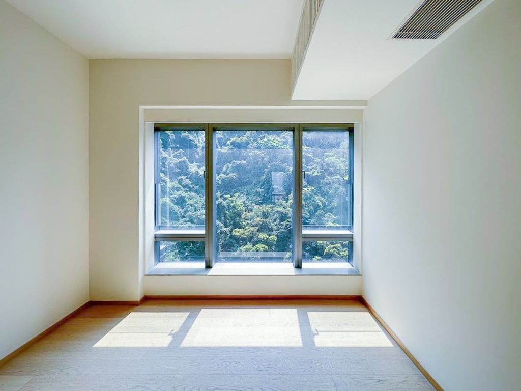 https://img.propertyraptor.com/cdn-cgi/imagedelivery/KD5bF_AFL0JDTbKLWF7z9g/ap8/ap8_001/hornet/prp/img/1a50fd486fa4cfce00d195969ba72527.jpg/public