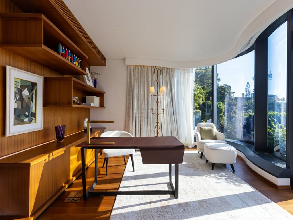 https://img.propertyraptor.com/cdn-cgi/imagedelivery/KD5bF_AFL0JDTbKLWF7z9g/ap8/ap8_001/hornet/prp/img/1a7d3783f90d6d8f1d273e940be79cfc.jpg/public