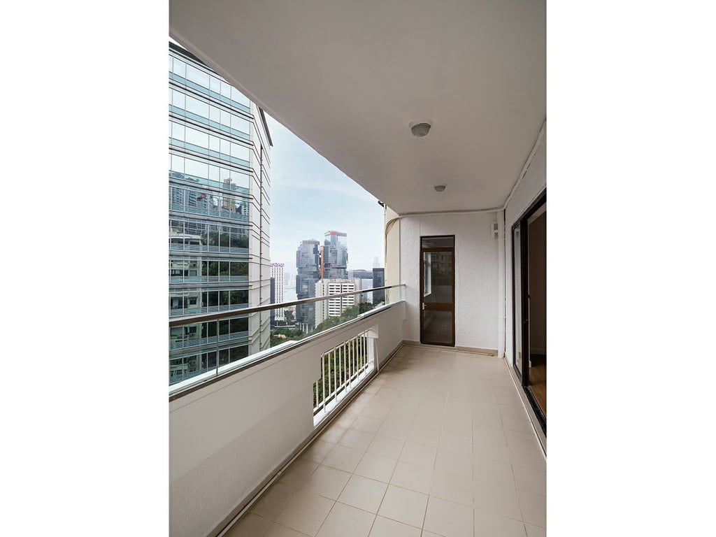 https://img.propertyraptor.com/cdn-cgi/imagedelivery/KD5bF_AFL0JDTbKLWF7z9g/ap8/ap8_001/hornet/prp/img/1aa56b0b37199e1bad5bcd8a2cc9619f.jpg/public